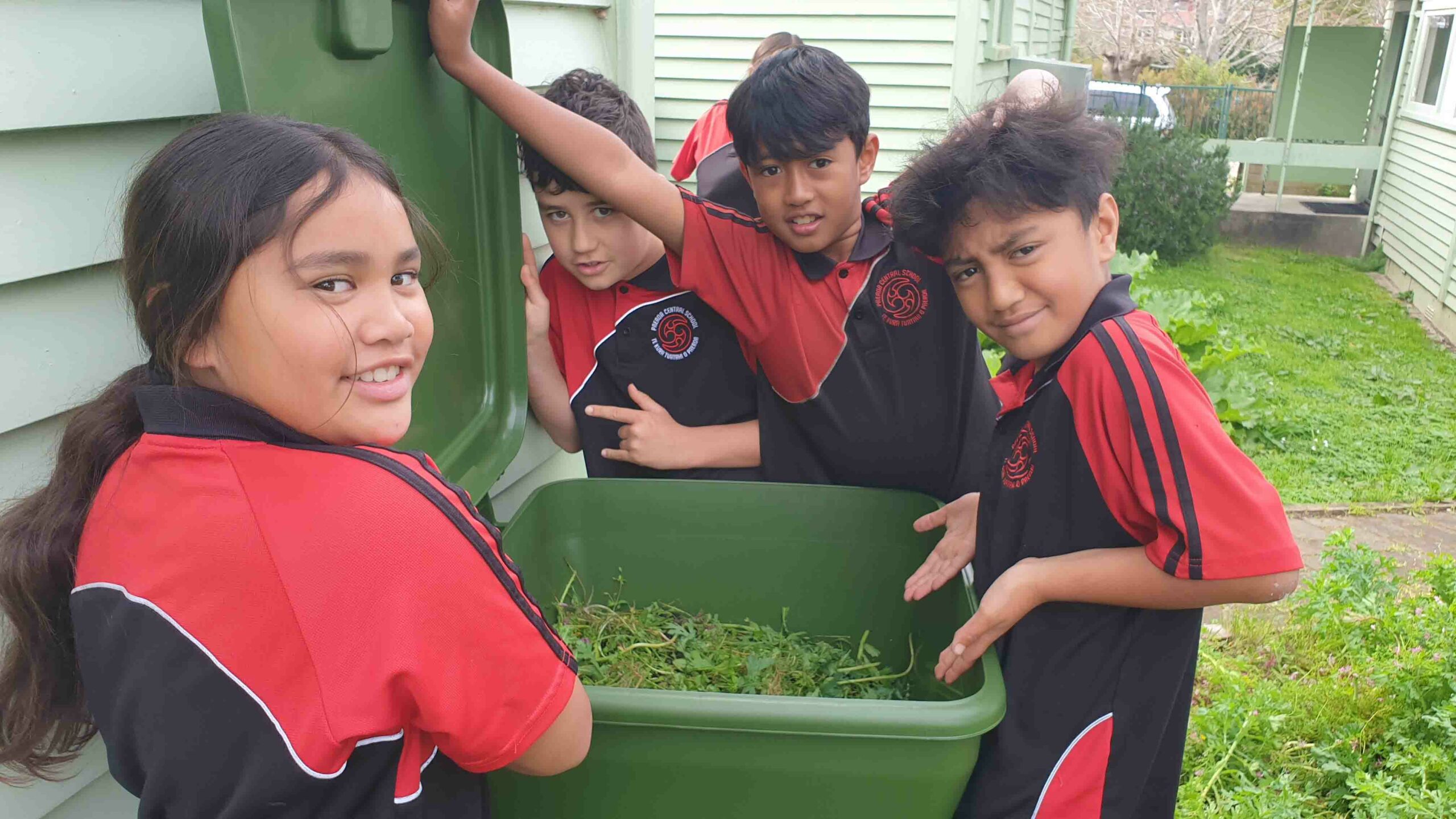 You are currently viewing Worm farm donated to Paeroa school