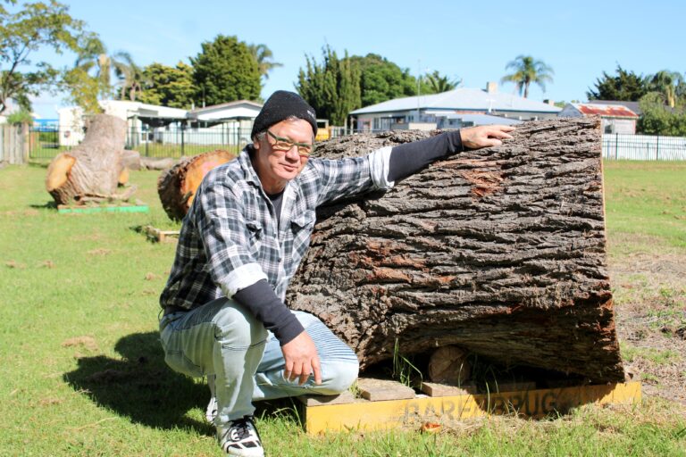 Read more about the article Historic oak memorialised in sculpture