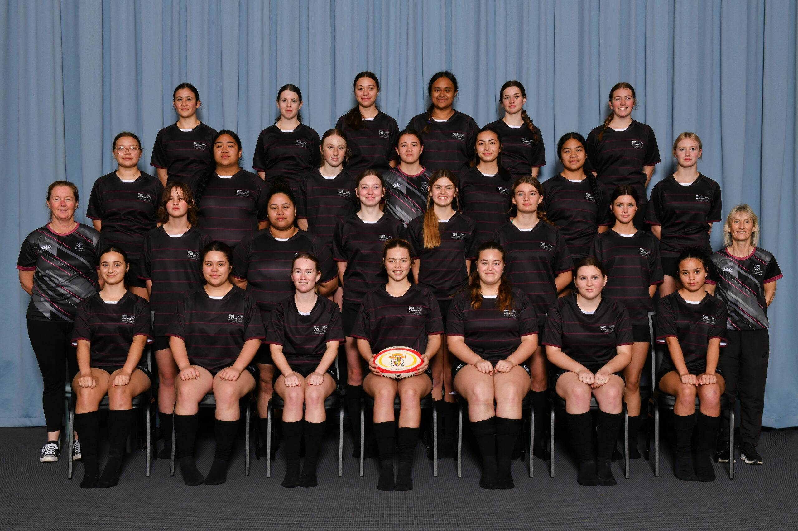 You are currently viewing Tribute after rugby girls named Team of Year