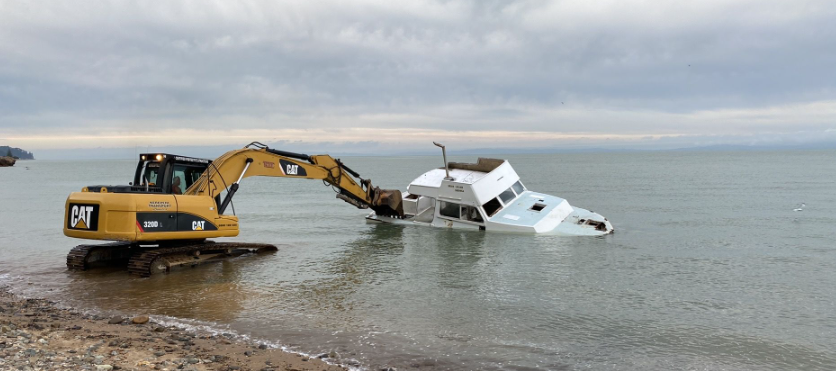 You are currently viewing Owners urged to deal with old, derelict vessels