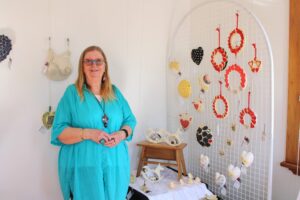 Read more about the article Karangahake artist finds joy in creating