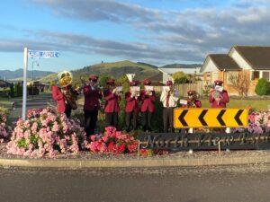 Read more about the article Kerepēhi Brass Band members spread Christmas cheer