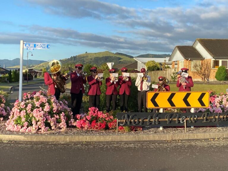 Read more about the article Kerepēhi Brass Band members spread Christmas cheer