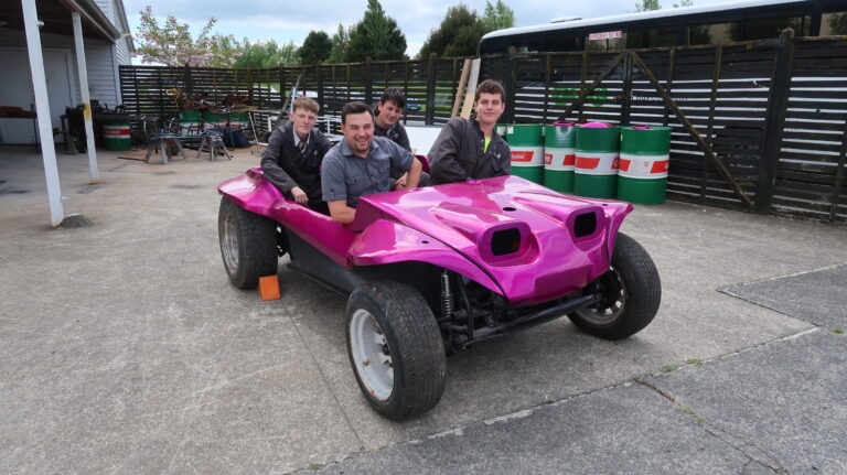 Read more about the article Students build beach buggy for Beach Hop